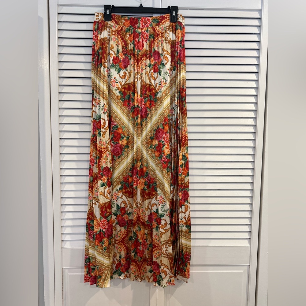 Pleated maxi skirt